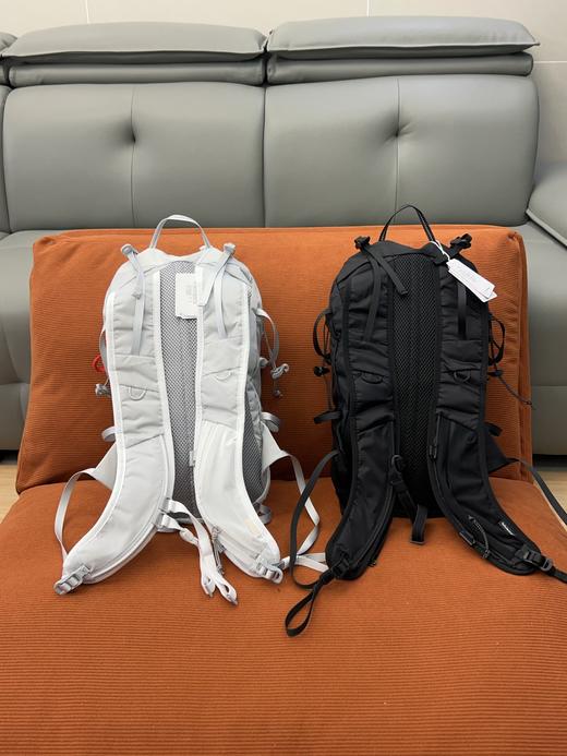 点此购买 LuLulemon男女款全运动双肩背包 ye 341332 商品图1