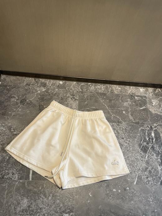 点此购买 Alo春夏季女士亮标休闲毛圈纯棉短裤 cxy 341306 商品图5