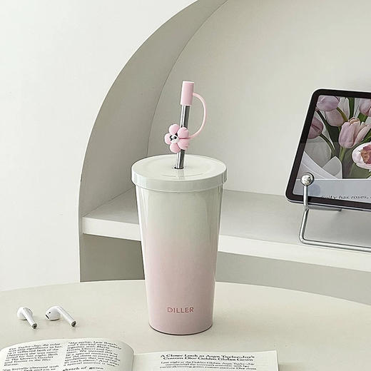 迪乐贝尔樱花熊猫吸管保温杯D9311-560ml 商品图1