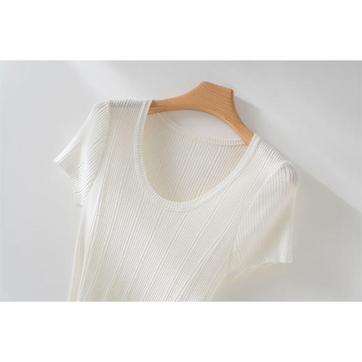 【贝拉推荐】显瘦天花板 鹅蛋领型坑条针织显瘦短袖T 五色可选【两件更优惠】 商品图7