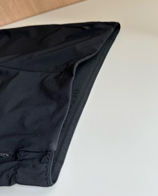 点此购买 迪桑特WOMEN'S TRAINING系列防泼水女士运动长裤 37 341362 商品图12