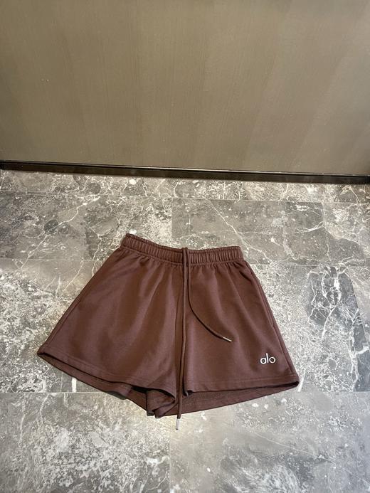 点此购买 Alo春夏季女士亮标休闲毛圈纯棉短裤 cxy 341306 商品图4