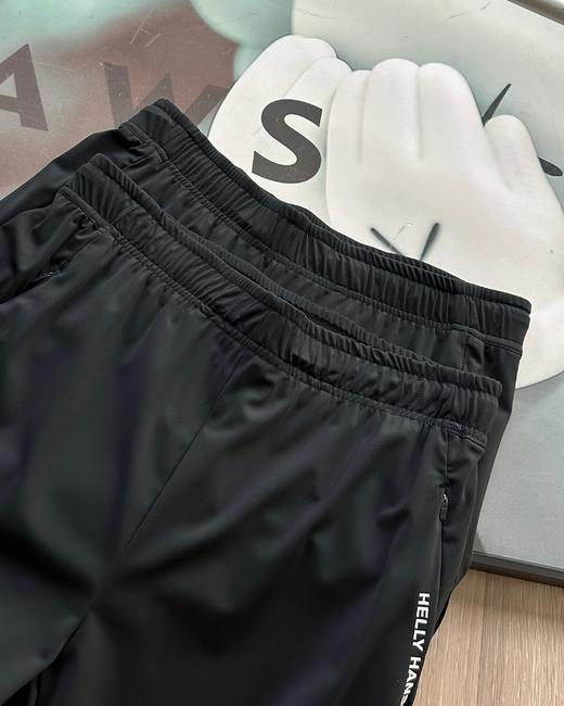 点此购买 海丽汉森夏季男士字母腰带日常运动防晒清爽凉感速干休闲针织长裤 hbj 341401 商品图14