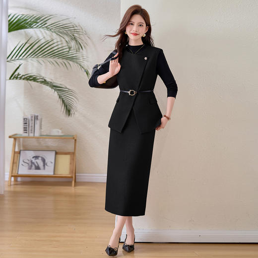 套装2026春季新款时尚洋气减龄气质马甲+半身裙+t恤三件套女ZQ603 商品图2