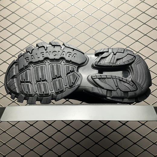 春季特惠💰630 巴黎世家 Track Sneaker 巴黎世家三代 挂饰款 户外概念复古老爹鞋 商品图4