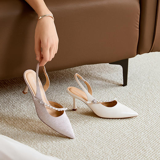 千百度细高跟鞋婚鞋女2026夏季新款包头宴会后空新娘伴娘鞋凉鞋A26257746 商品图1