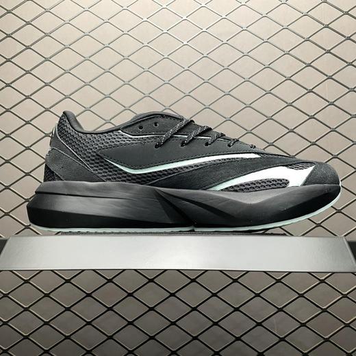 春季特惠💰340 Mercedes AMG Petronas Formula One Team x AD 阿迪 Light Blaze 梅赛德斯奔驰AMG联名款 网面透气跑步鞋 商品图2