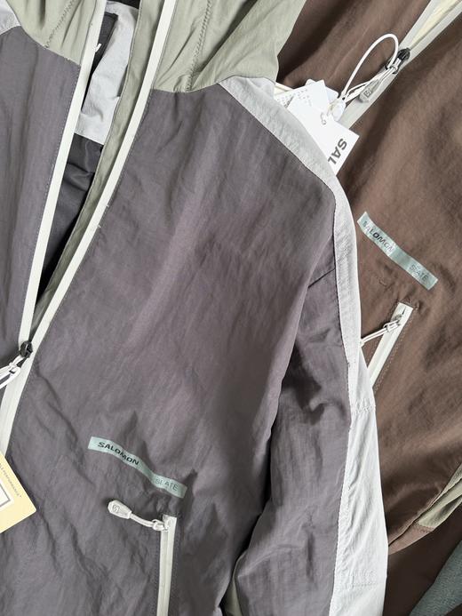 点此购买 萨洛蒙SLATE系列春秋季男女款户外防风连帽夹克 md 341369 商品图14