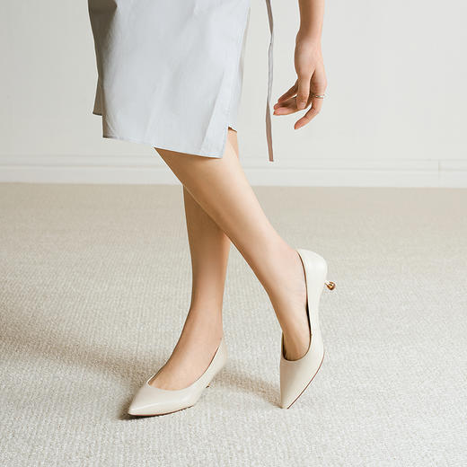 【静音系列】千百度裸色细高跟鞋女2026春季新款羊皮尖头浅口单鞋A26189905 商品图4