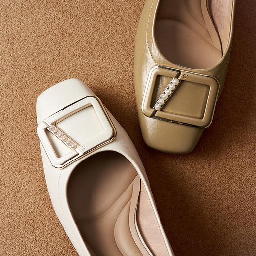 【静音系列】千百度方扣粗高跟鞋女2026春季新款法式皮鞋浅口单鞋A26189016 商品图1