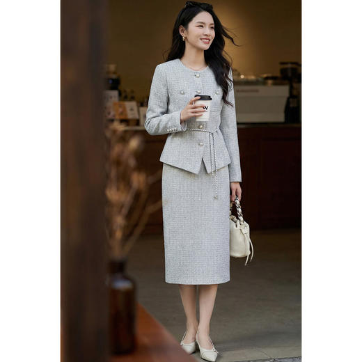 「银灰格调」小香风套装 米思阳2026春季高级感浅灰色小香风单排扣外套高腰半身裙两件套女4477 商品图11