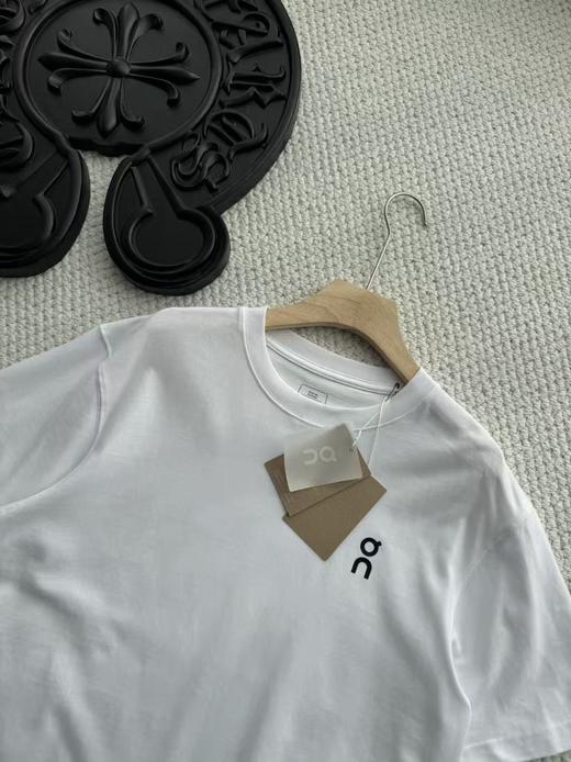 点此购买 On昂跑春夏季男女款半袖打底衫T恤 LL 341294 商品图9