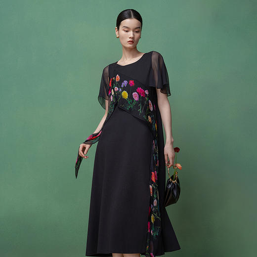 【林栖设计小店】一念春花|黑色优雅百搭桑蚕丝印花飞片2026夏新款连衣裙1962010 商品图1