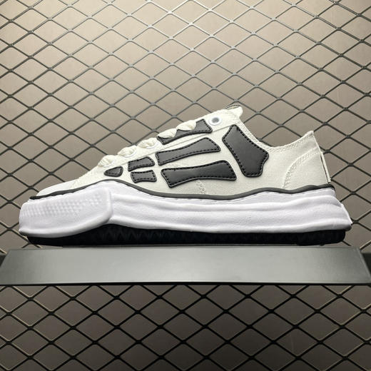 春季特惠💰420 Amiri x MIHARA YASUHIRO 埃米尔三原康裕联名款 变形溶解鞋 骨头鞋 商品图0