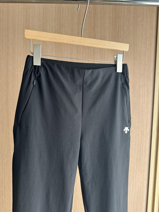 点此购买 迪桑特WOMEN'S TRAINING系列防泼水女士运动长裤 37 341362 商品图7