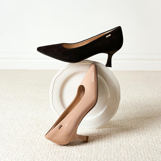 【静音系列】千百度裸色粗高跟鞋女2026春季新款尖头通勤浅口单鞋A26188909 商品图1
