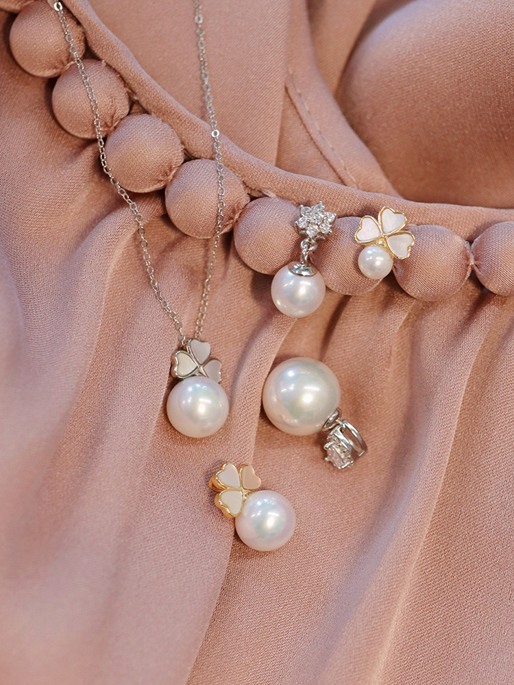 【金色四叶草耳钉 】【珍珠系列】72h内发货 温润而自带光芒 我们值得世间美好~