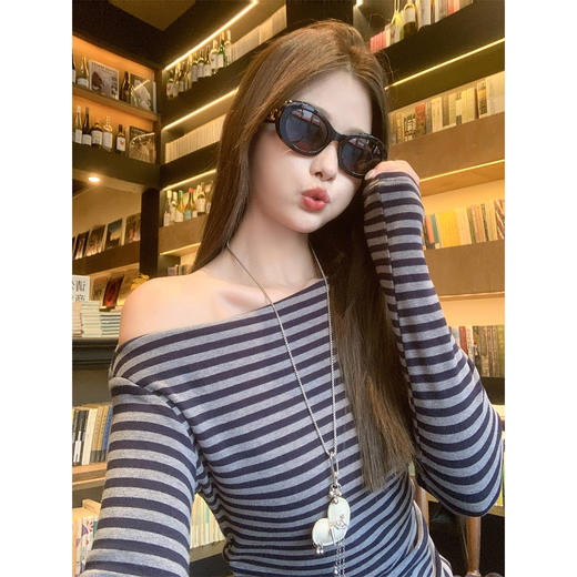 <曾小咸推荐>3.10现货秒杀 ！微信超特价！韩系蓝色条纹长袖露肩t 日常129.99 立减70 秒杀59.99！！ 商品图1