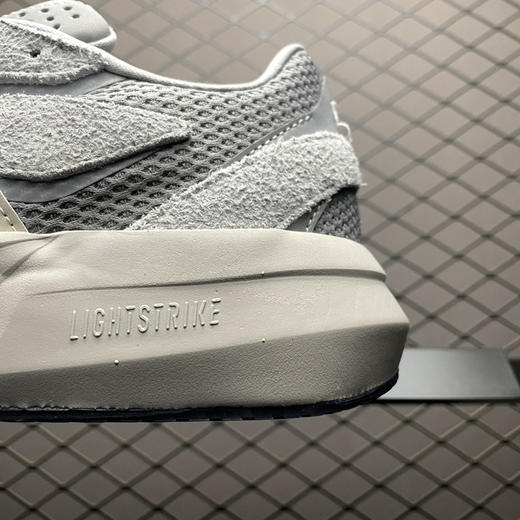 春季特惠💰340 AD 阿迪 Light Blaze 网面透气跑步鞋 商品图3