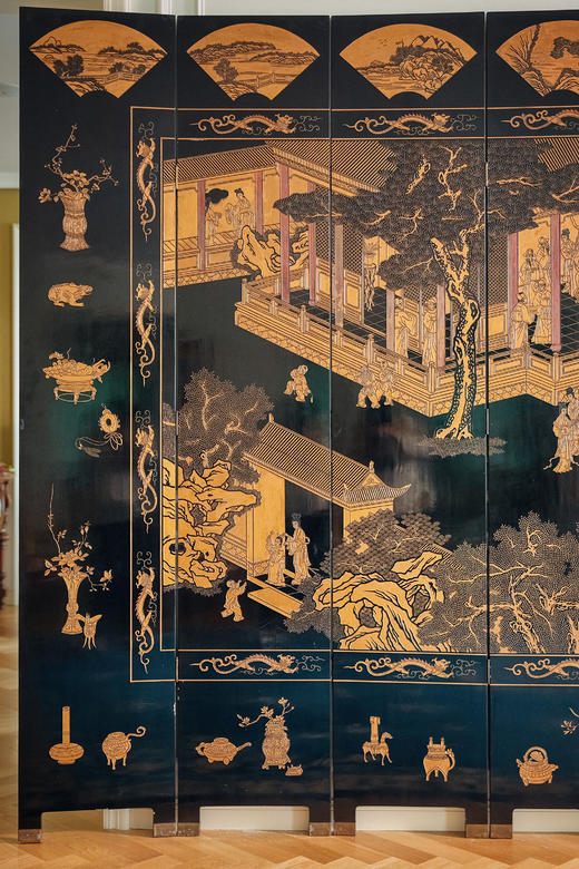 【已售】独角鹿西洋古董20世纪中国出品黑漆描金宫廷楼阁人物题材八扇屏风 商品图8