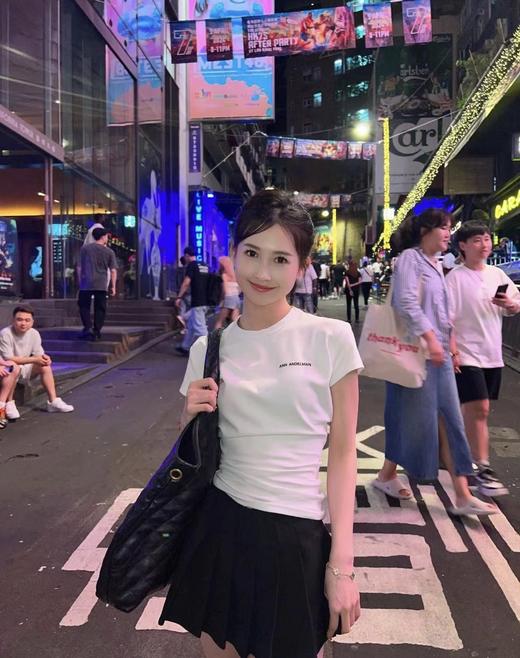 一店k （高定西装面料！）Jennie超多明星同款💫 甜酷天花板！甜辣小百褶很难不爱！太学院风啦！穿上瞬间秒回18岁！刺绣logo西装百褶半裙 商品图6