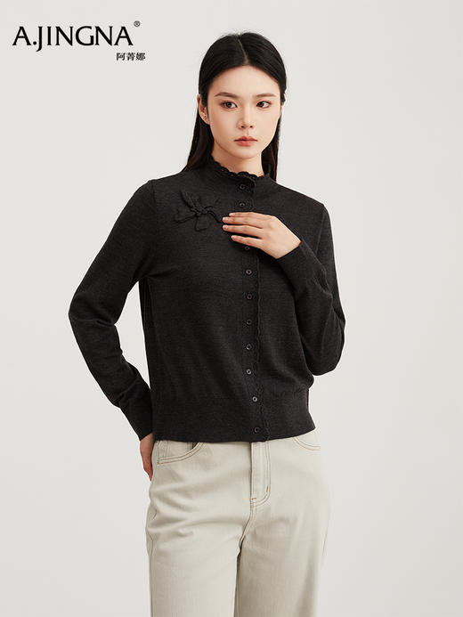 【商场同款】阿菁娜春季新款小香风开衫立体花朵侧边点睛蕾丝包边精致线条一件穿出轻奢质感A31C118501 商品图6