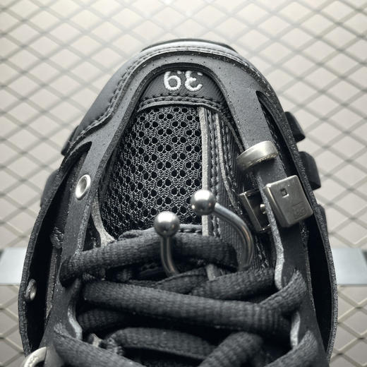 春季特惠💰720 巴黎世家 Track Sneaker 巴黎世家三代 环扣款 户外概念复古老爹鞋 商品图6