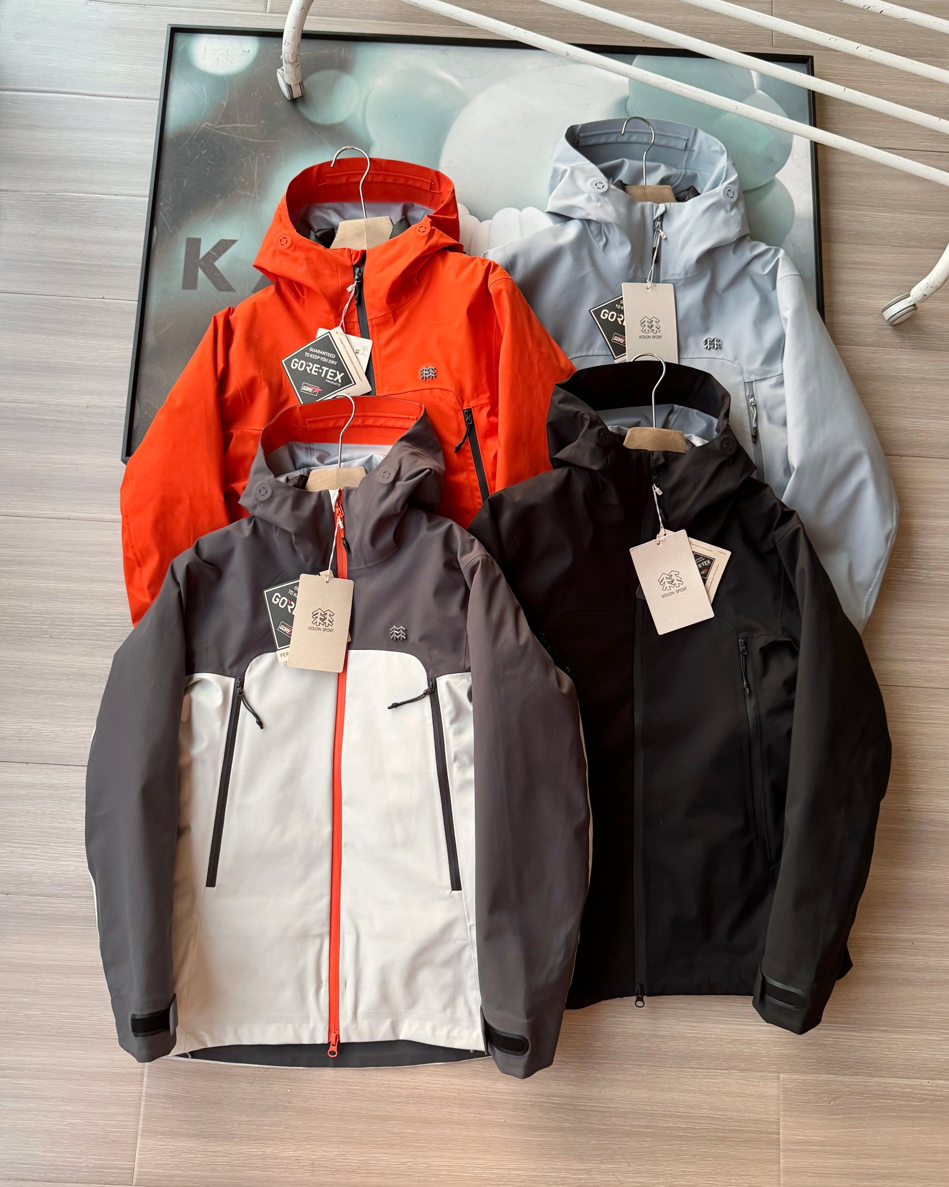 点此购买 可隆春秋季男女款硬壳压胶冲锋衣 hbj 341402