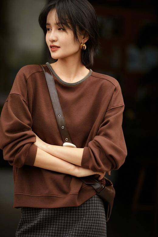 胧月焦糖复古珠链卫衣 双层牛奶棉面料解锁春秋舒适与精致感 商品图3