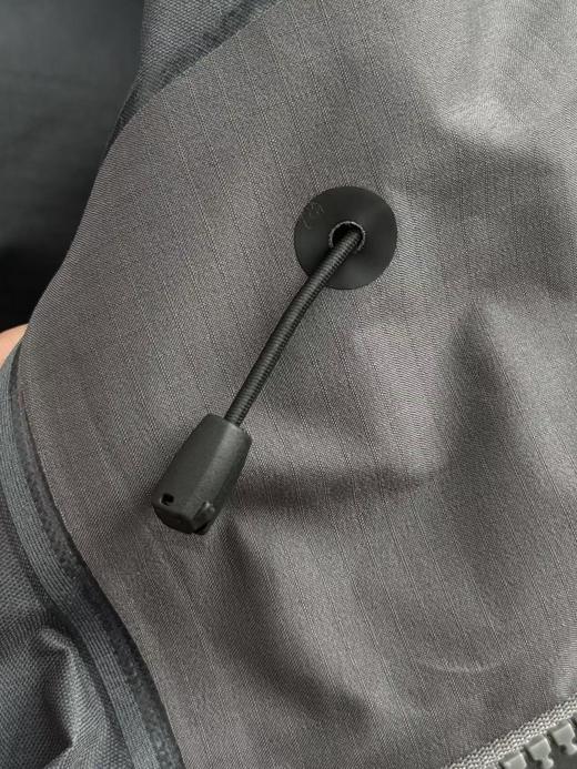 点此购买 始祖鸟ALPHA jacket LT GEN2.2军鸟系列男士防水透气纯色高领夹克外套 ggd 341264 商品图14