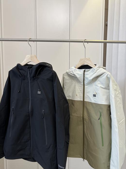 点此购买 可隆春秋季男女款登山徒步冲锋衣外套 bk 341326 商品图6