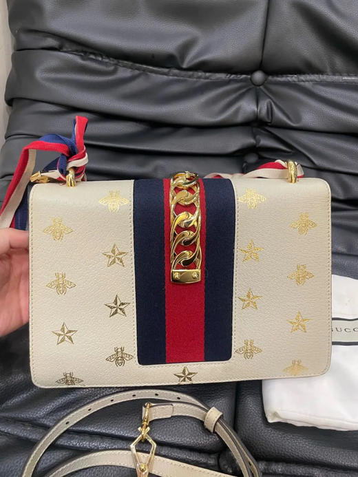 GUCCI 塞尔维亚 小蜜蜂 牛皮 中号 丝巾包 商品图1