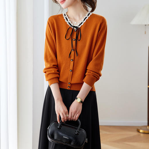 「自」全新升级【铂金会员192/天猫259/差价67】(02626)洛诗琳高级感系带V领针织衫2026春季新款减龄百搭针织上衣 商品图3