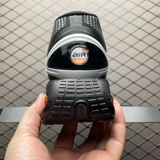 春季特惠💰350 NK Air Max Dn 气垫跑鞋 全新鞋款在同侧采用了圆柱仓式的设计 商品图1