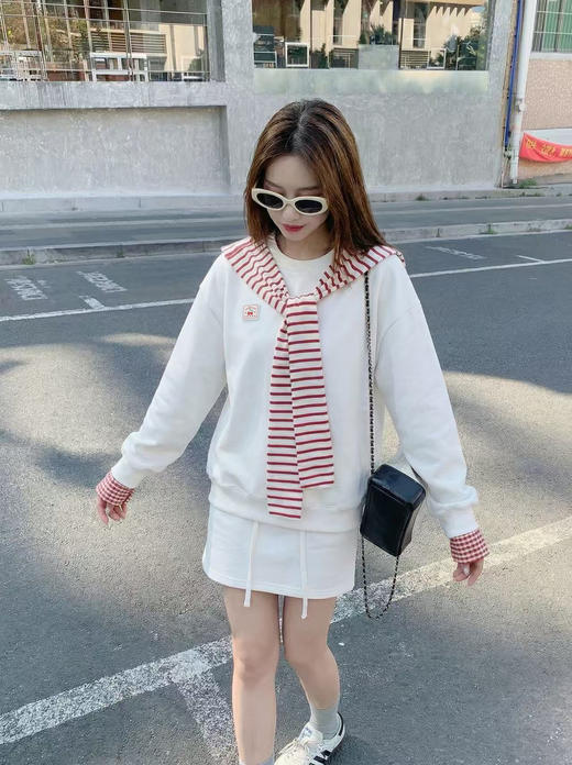 <曾小咸推荐>3.9现货秒杀 ！微信超特价！韩系格子拼接卫衣（送披肩） 日常189.99 立减100 秒杀89.99！！短裙 日常139.99 立减80 秒杀59.99！！ 商品图10