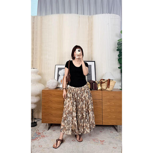 【贝拉推荐】显瘦天花板 鹅蛋领型坑条针织显瘦短袖T 五色可选【两件更优惠】 商品图2