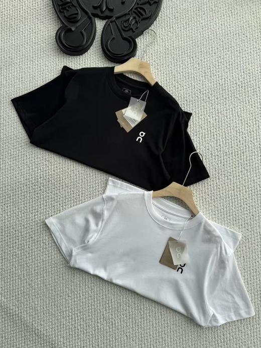 点此购买 On昂跑春夏季男女款半袖打底衫T恤 LL 341294 商品图5