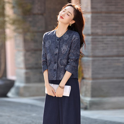 新款女装时尚洋气印花优雅时尚简约气质短款小外套LT2679 商品图1