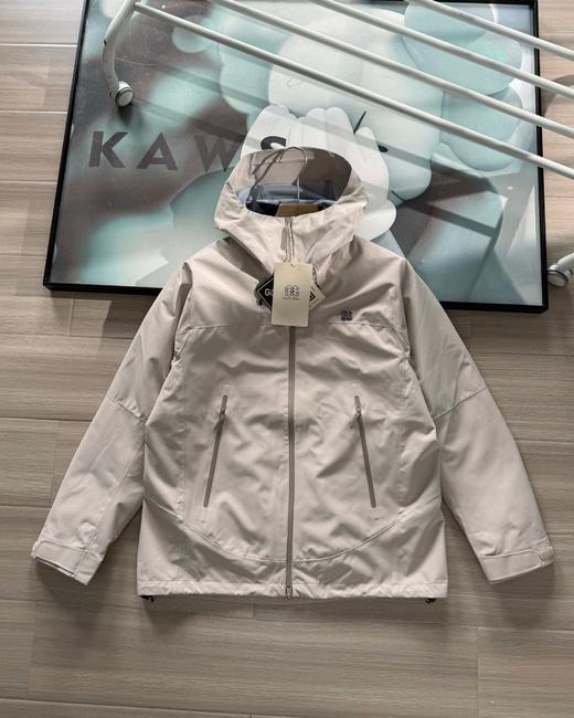 点此购买 可隆春秋季男女款硬壳压胶极简钢标户外抗风保暖冲锋衣 hbj 341406 商品图2