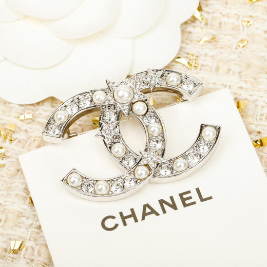 香奈儿 满钻星星珍珠双c胸针（XTY） 商品图8