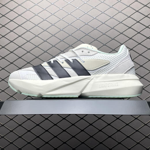 春季特惠💰340 Mercedes AMG Petronas Formula One Team x AD 阿迪 Light Blaze 梅赛德斯奔驰AMG联名款 网面透气跑步鞋 商品图0