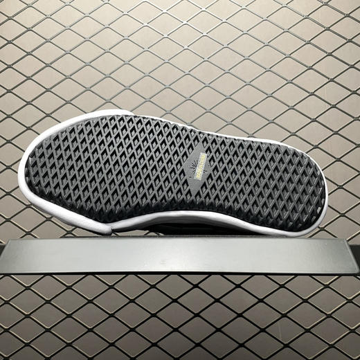 春季特惠💰420 Amiri x MIHARA YASUHIRO 埃米尔三原康裕联名款 变形溶解鞋 骨头鞋 商品图4