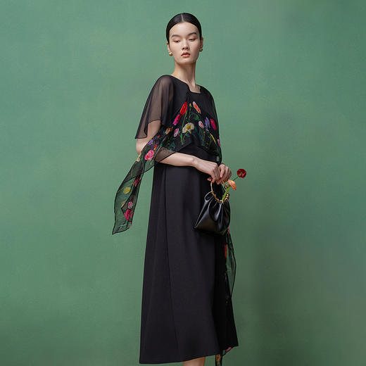【林栖设计小店】一念春花|黑色优雅百搭桑蚕丝印花飞片2026夏新款连衣裙1962010 商品图3