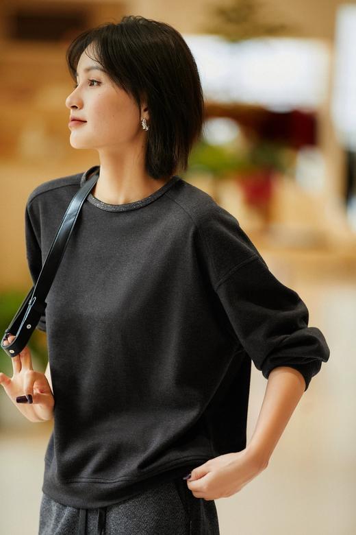 胧月焦糖复古珠链卫衣 双层牛奶棉面料解锁春秋舒适与精致感 商品图8