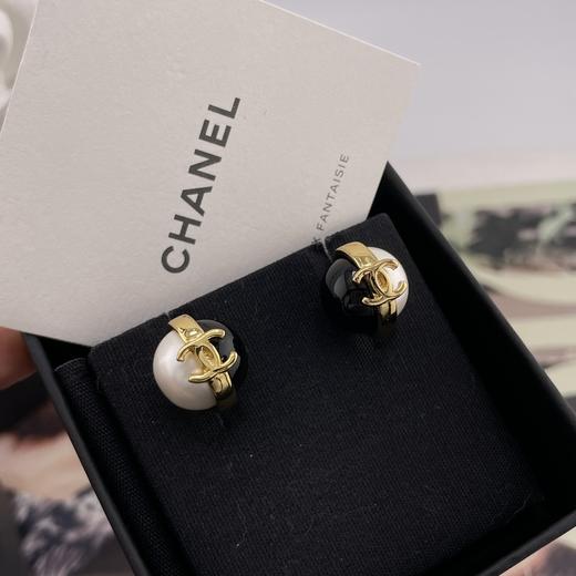 香奈儿 黑白球耳钉 （XTY） 商品图0