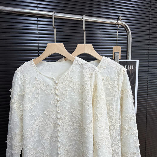 爆款3-7天发货！cosAcosB法式重工刺绣闪片立体水溶蕾丝新中式衬衫3349 商品图3