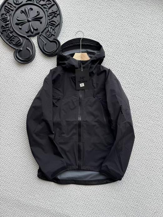 点此购买 始祖鸟ALPHA jacket LT GEN2.2军鸟系列男士防水透气纯色高领夹克外套 ggd 341264 商品图1