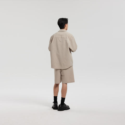 MODE COMMUTER | MC条纹微皱面料透气直筒型梭织短裤MCF122076B 商品图1