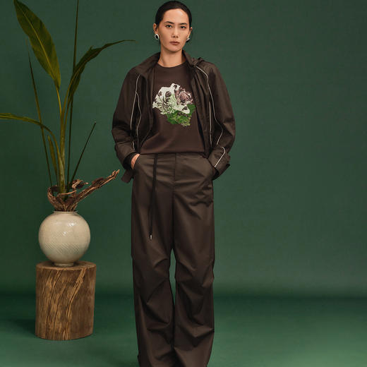 尹默进口纱线捏褶设计休闲裤 商品图3