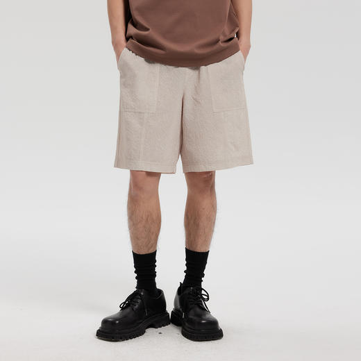 MODE COMMUTER | MC不潮品凹凸肌理微弹轻薄阔腿梭织短裤 商品图3